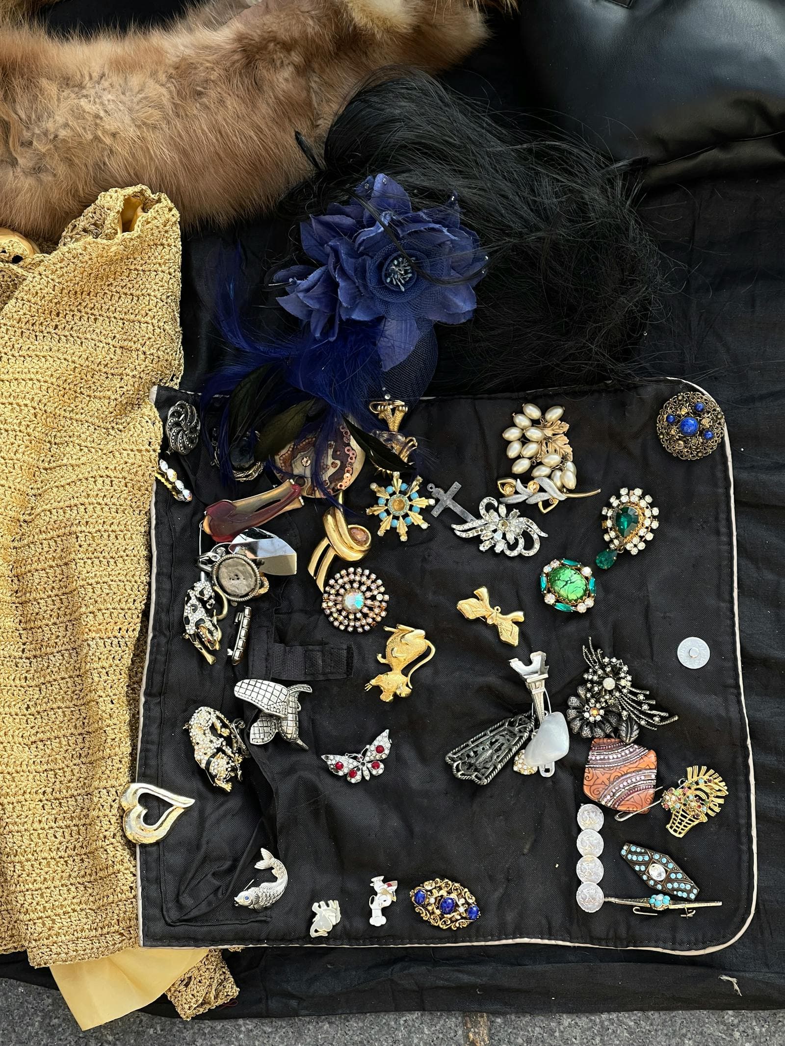 Bijoux anciens — Or, pierres précieuses, signés ou non